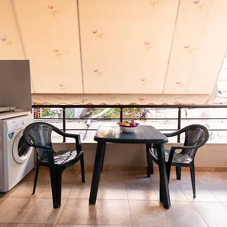 Balcony - Outdoor Kitchen - Uji I Ftohte * Влёра